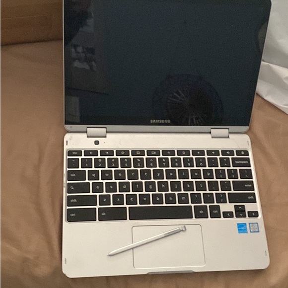 Samsung computer - Picture 3 of 3